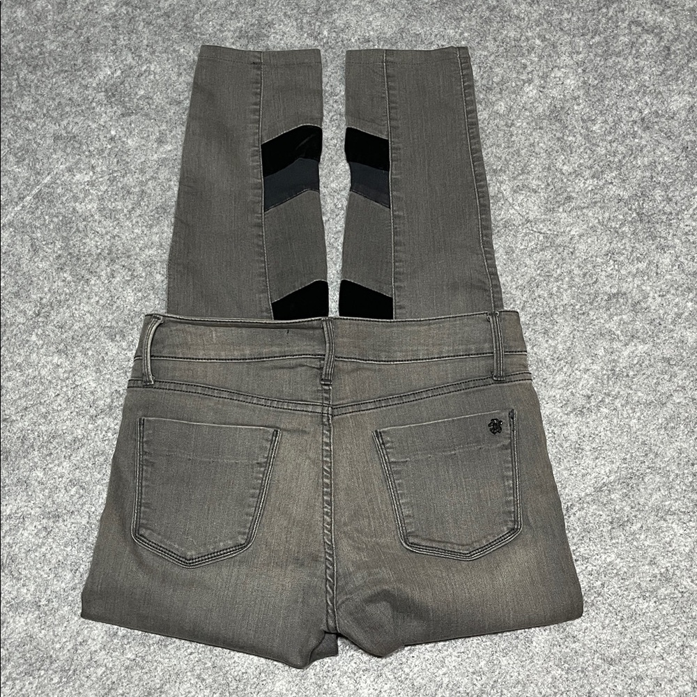 Black Orchid Women’s Gray Skinny Jeans with Black Velvet Side Panels - Picture 3 of 7